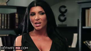 مفلس جبهة تحرير مورو الإسلامية لا يمكن أن تنتظر أن يكون مارس الجنس من قبل زميل لها.زوجها يخفي سرا مشاهدة له كبير الثدي زوجته على انعقدت.انها facefucked و ركوب الديك