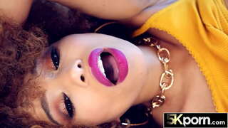 Velika Guzica Crna Ljepotica Skače na Član