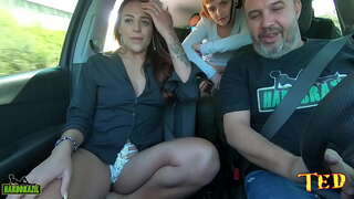 הרכב מלא, ונהנה אהבה מתפשטת במעבר