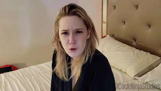 Խորթ մայրը ստանում առաջ որդու Հետ Ամանորյա թրեյլերում Խորթ մայրը ստանում առաջ որդու Հետ Ամանորյա թրեյլերում