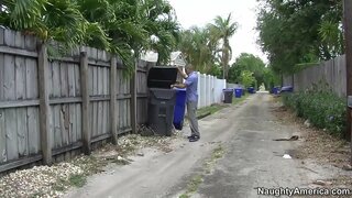 Alyssa Lynn fucking kanyang mga anak na lalaki ni kaibigan sa labas