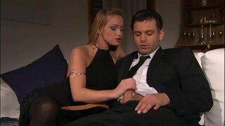 Tinuod nga Anal uban sa hingpit nga Kalipay alang sa PornStar Katia Nobili ug ang iyang mga batan-ong Stallion - (HD Talan-awon)