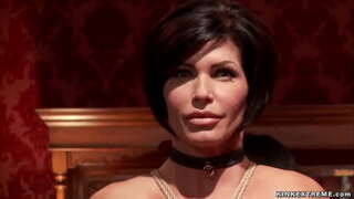 Гайхалтай big boobs шаргал MILF Чэри Deville sucks том хойлог дараа fucks түүнд байхад MILF Shay Fox хуваалцах түүнд болон хөхүүл Дээд Давхарт тал